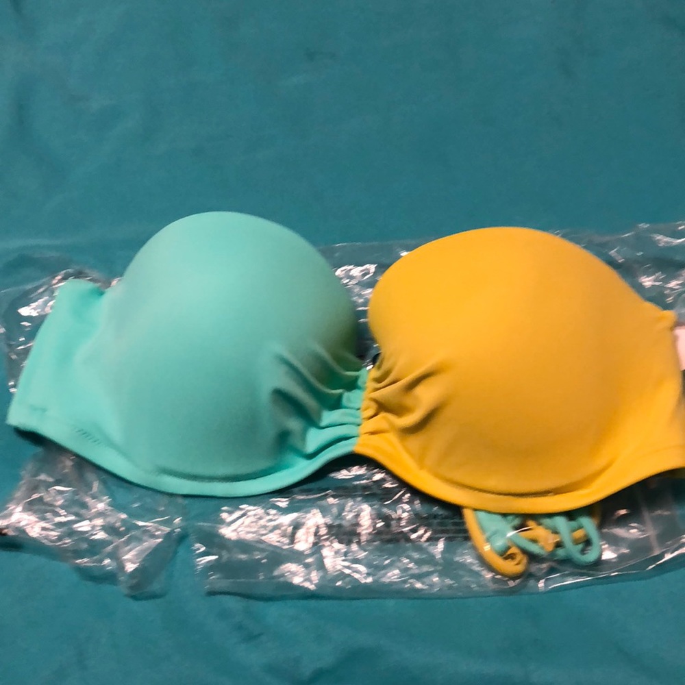 Victoria’s Secret 34C Bikini Top NWT